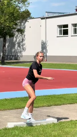 #SportyAndStunning #sportygirl #lekkoatletyka 