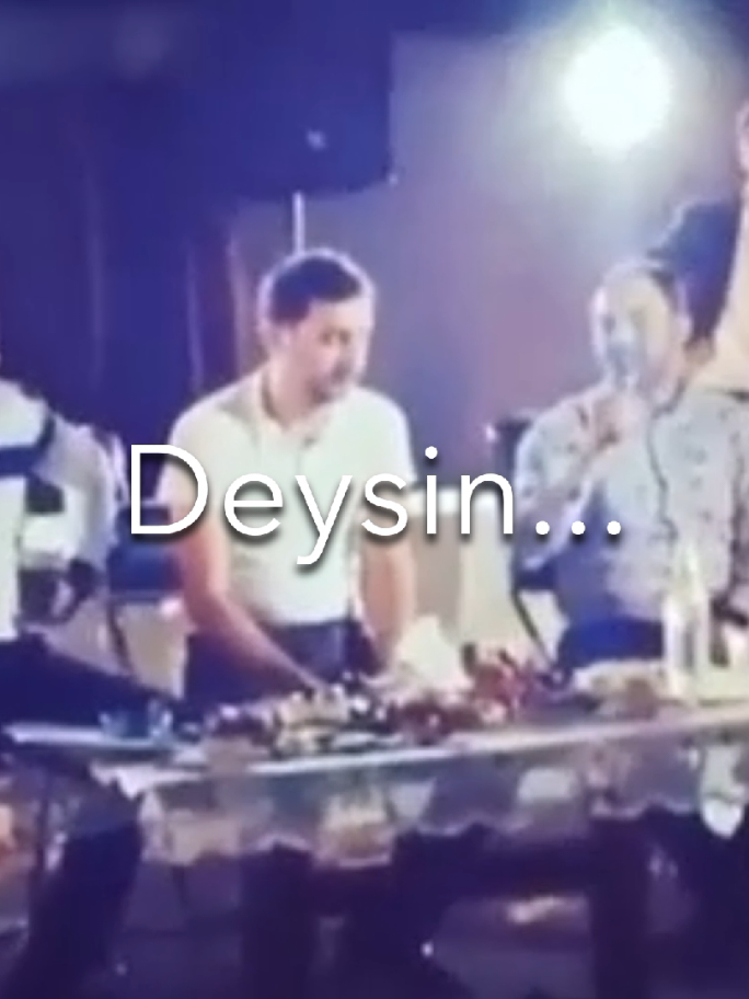 #əllərin əllərimə dəysin🫠 #vasifazimov #meyxana 