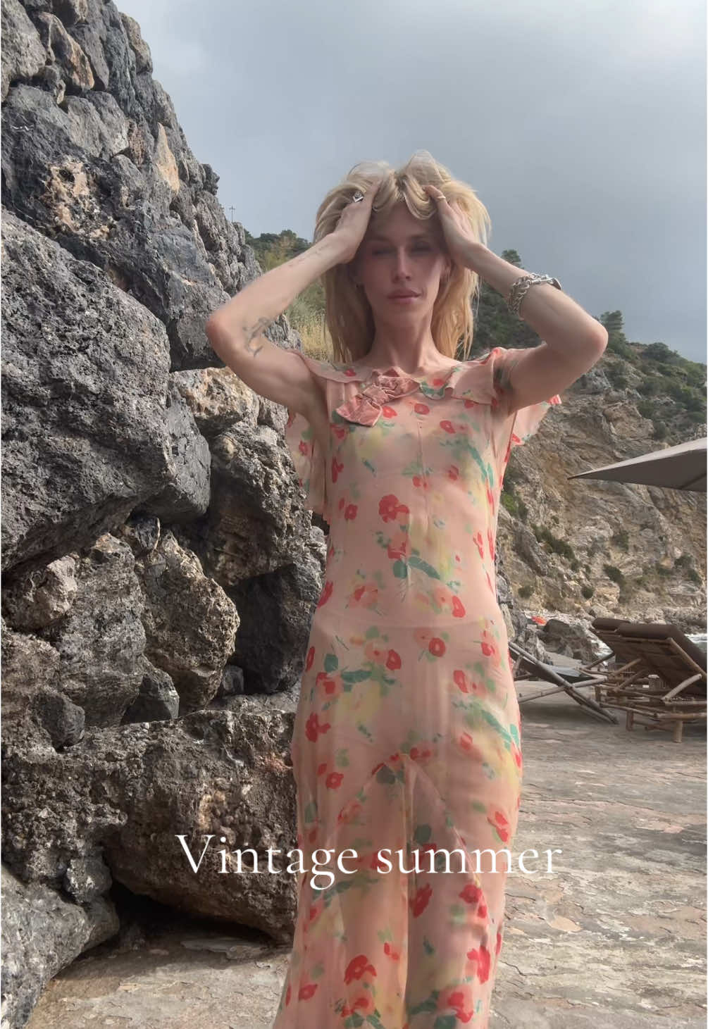 Summertime happiness #vintageclothes #vintage #summerdress #summerdresses #lanadelrey #summertimehappiness #summertimesadness 