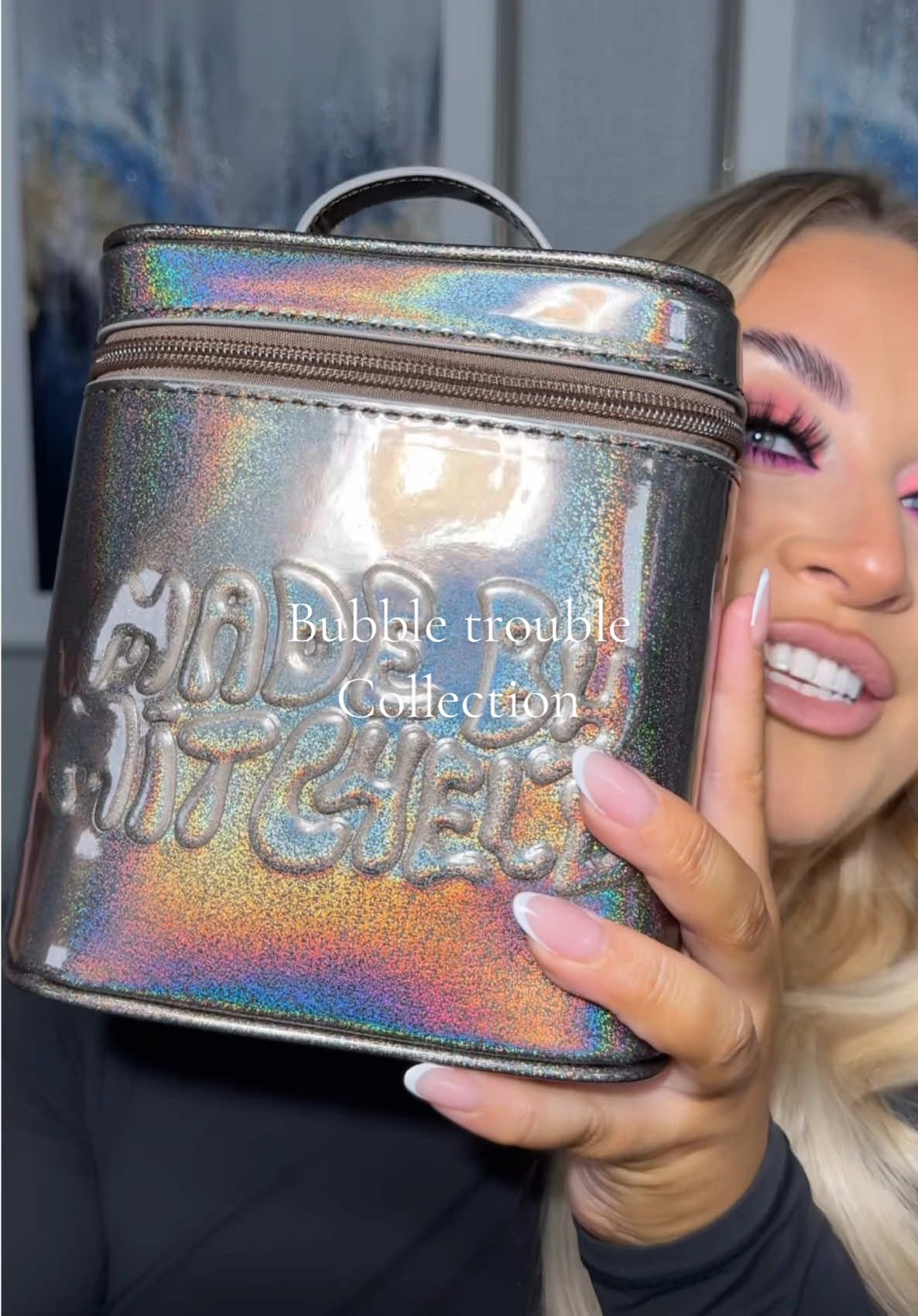 Ahhhhh bubble trouble is the most unreal Blursh lights it’s giving Bronzey gold @madebymitchell #bubbletrouble #madebymitchell #madebymitchellmakeup #madebymitchellbubbletrouble #mbm #madebymitchellbundle 