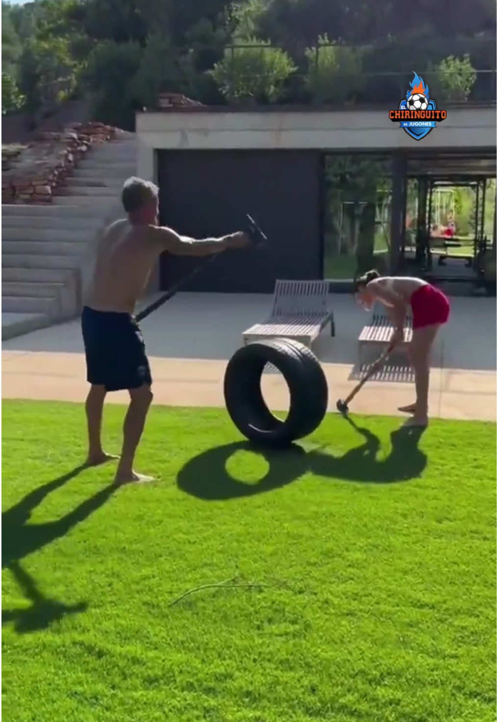 😅 Luis Enrique siendo Luis Enrique. 🙌🏽 Así se entrena el asturiano en pleno verano para llegar en forma al inicio de temporada. 🎥 luisenrique_2121 (IG) #elchiringuitotv #DeportesEnTikTok #tiktokfootballacademy 