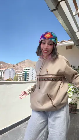 Conociendo cusco! :D que tal mi nuevo ropa? La compre en la plaza ✨