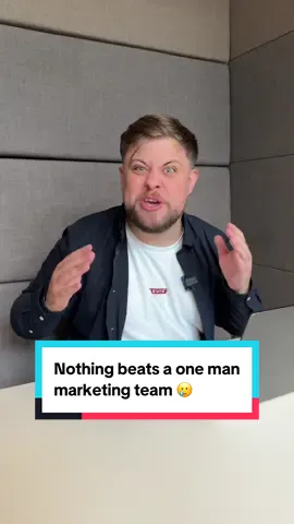 We wish we were joking with this one 🥲 #digitalmarketing  #marketingteam #jet2holidays #nothingbeatsajet2holiday 