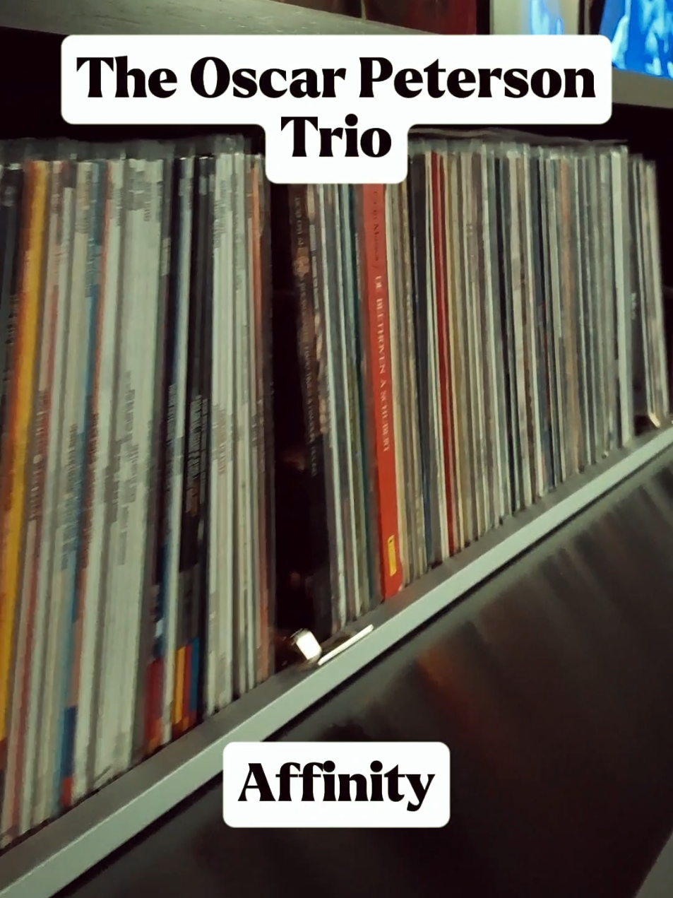 The Oscar Peterson Trío Affinity Grabado en Chicago (1962) Formación: - Oscar Peterson (Piano) - Ray Brown (Bajo) - Eddie Thigpen (batería) #oscarpeterson #theoscarpetersontrio #affinity #jazz #vinyl #vinilo #audiotechnicalp60 #edifierr1855db 