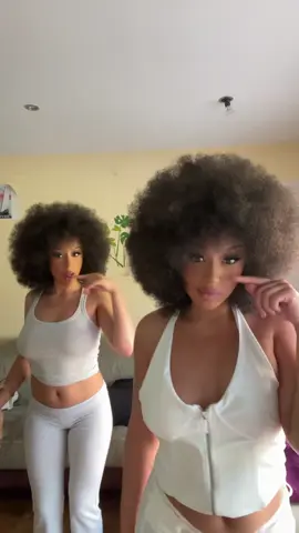 Il nous faut la gestu des @Les_twins_ci 🇨🇮 😮‍💨😍 #adriano #niska #trends #twins #danse 