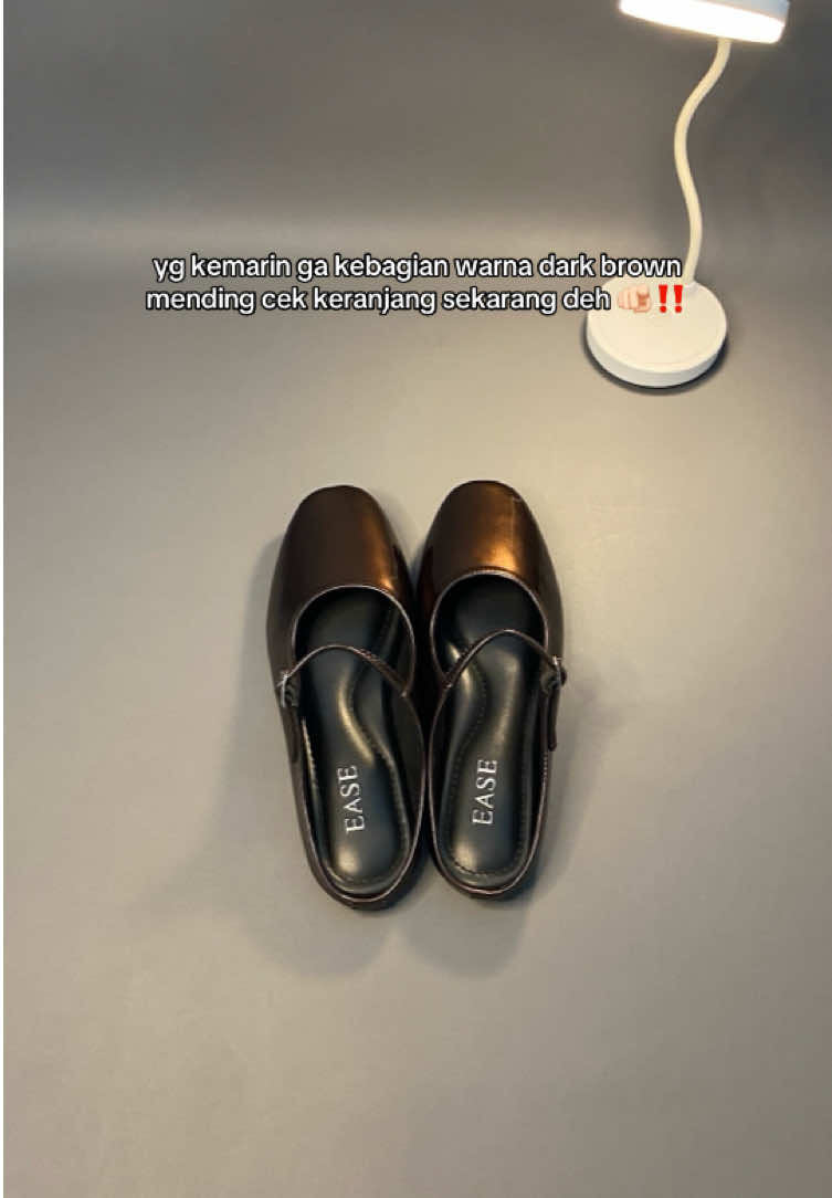 #ease #houseofease #sepatumules #muleswanita #flatshoesmules #mulesshoes #mulesoftiktok #sepatumurah #ootdfashion #fyp 