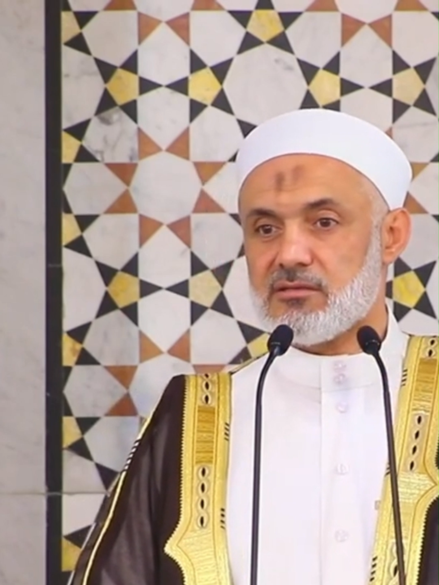 لقمان ليس بنبي، فلماذا سميت سورة في القرآن باسمه؟ د. محمد خير الشعال