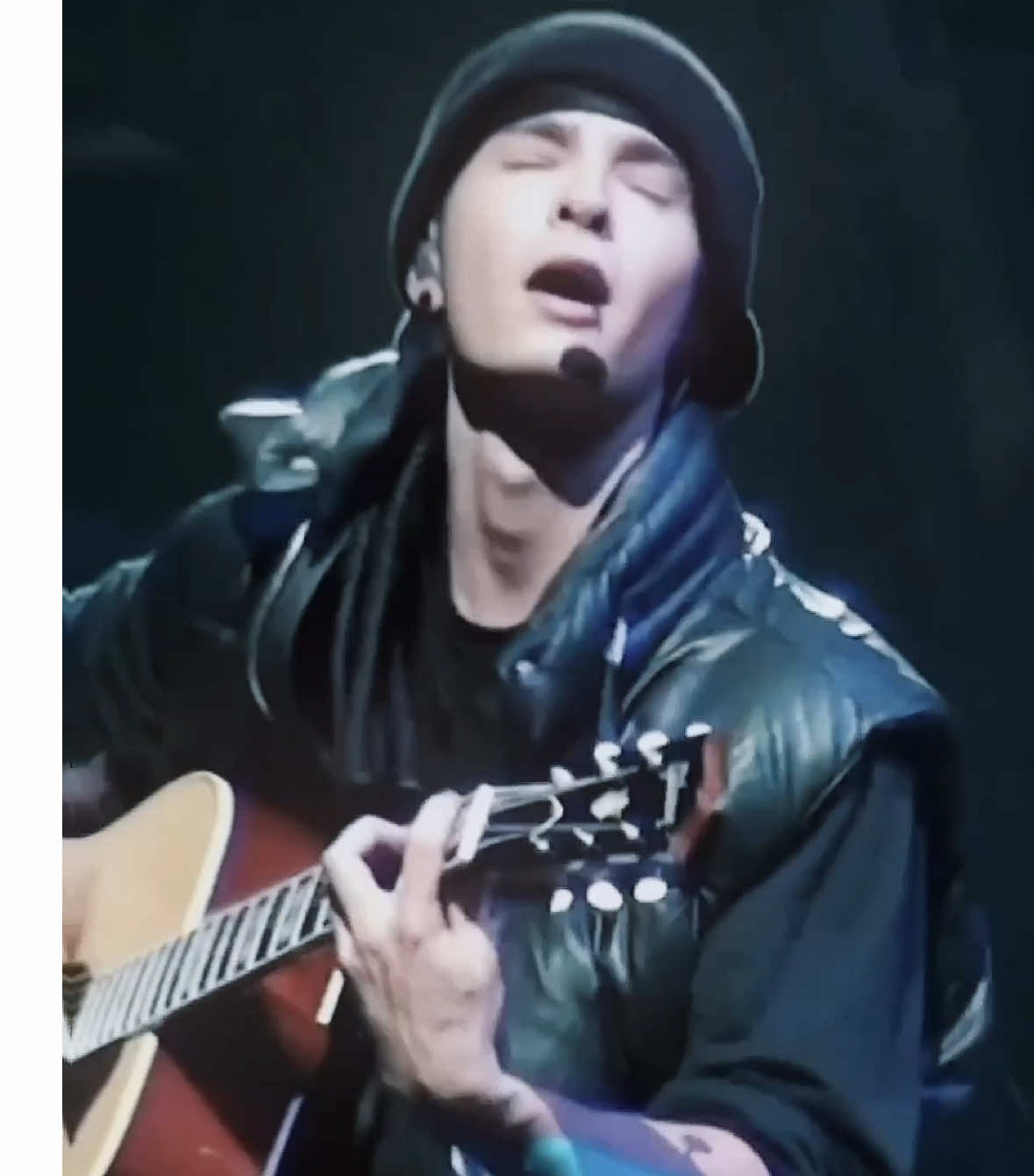 I got the worst jumpscare ever when I pressed the + button 💔 #tomkaulitz #tokiohotel #edit #fyp #azlitz #2000s #tomkaulitzedit 