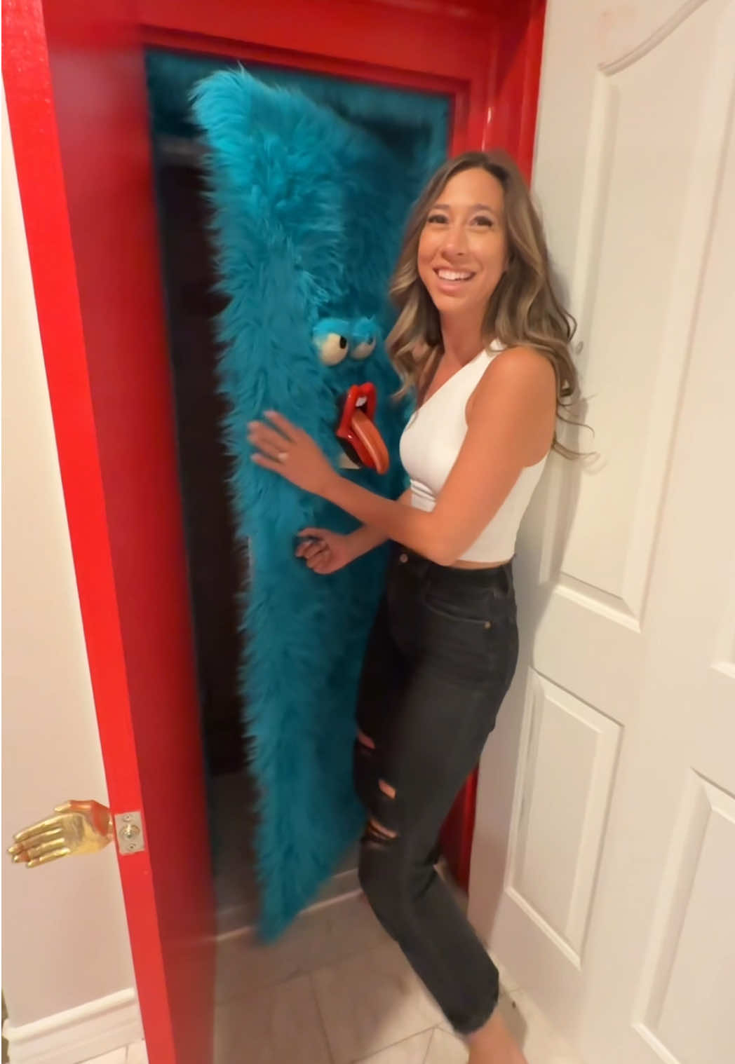 The most unique house you’ll ever see. #housetour #house #magician #secretdoor 
