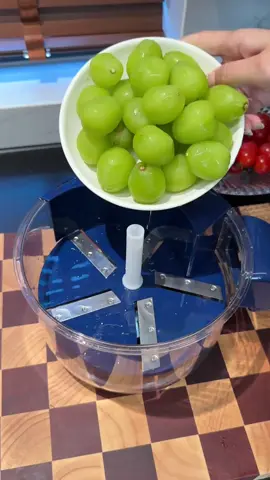 An extremely useful automatic peeling machine.#machine