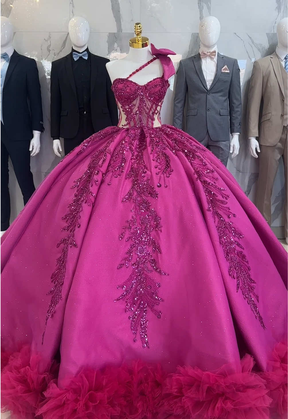 SHE’S HERE 🩷🍒 Book your appointment now! 💫 #chicago #quincedress #quinceañera #vestidode15 