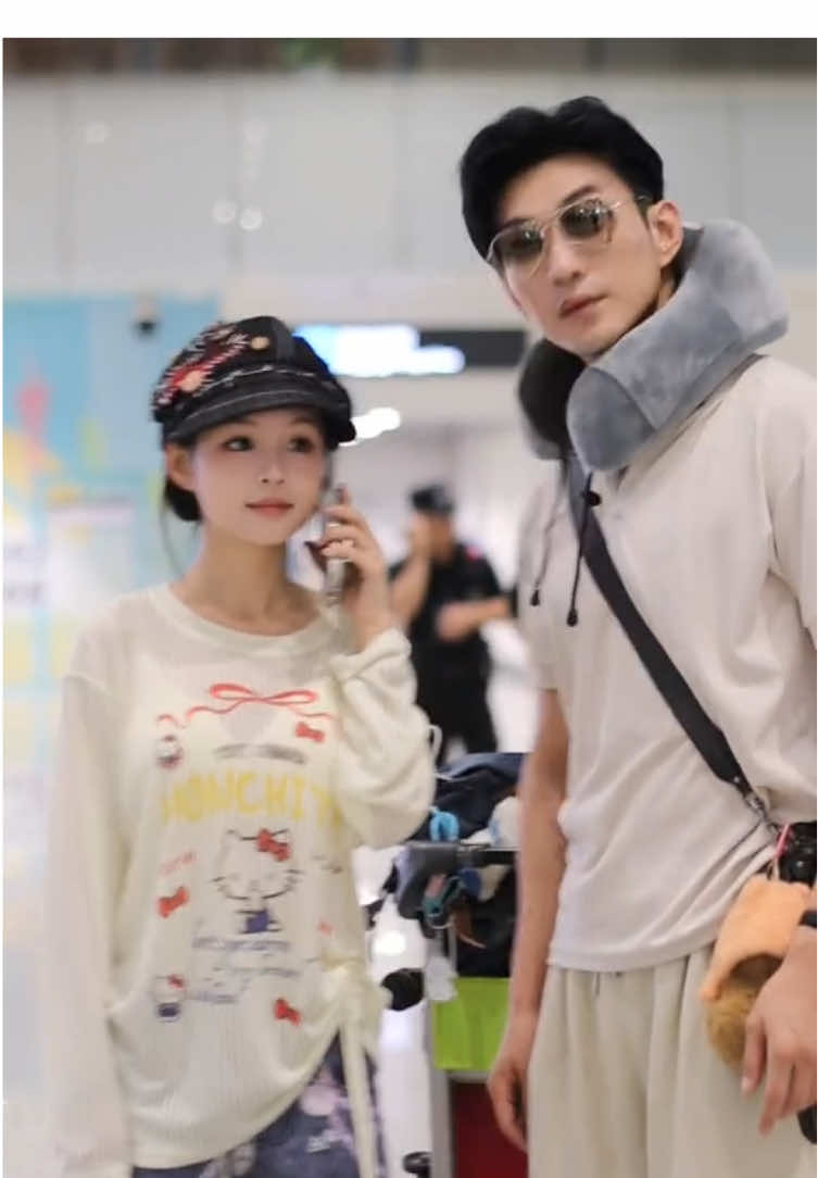 Oh Yulong..😭😭😭 Do you know you’re very handsome when you wore that sunglasses 😭😎😩 #yulongmiemie #于龙杨咩咩 #fypage 
