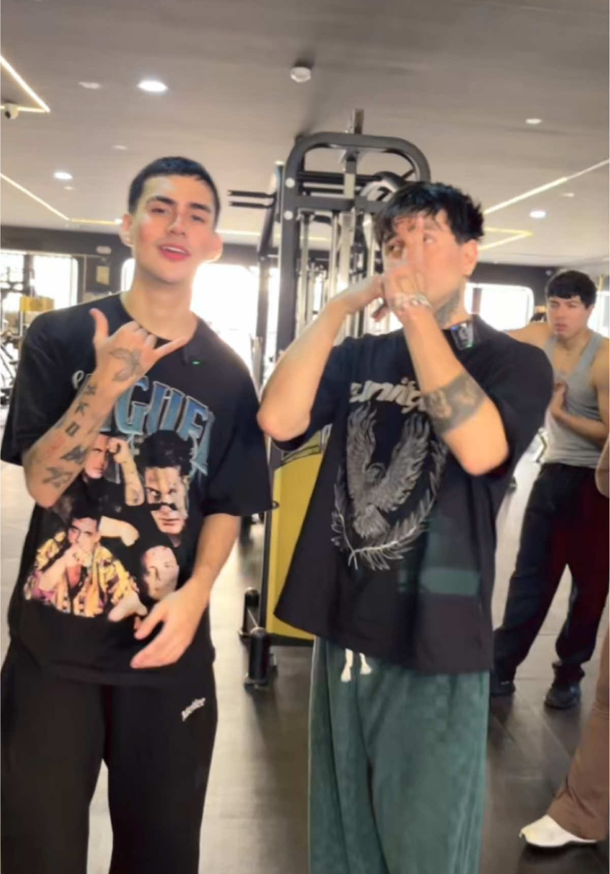 Marvel Gym se unió al trend 🔥 aquí somos #gatchurras😺💘  @Zully @MACBRIDDE 〽️ @Diealis 🦊💚 