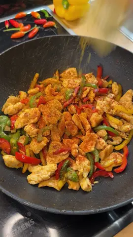 Creamy chicken pan 🍚😍🔥😋 -lecker, einfach & schnell 💨  👉🏻Rezept auf YouTube 🎥⬆️⬆️⬆️ #EasyRecipe #tagesrezept #asmr #healthylifestyle #kochen #schnellerezepte #inspiration #fyp #goodvibes #fyp #goviral 