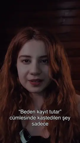 Yaşadığımız duygusal deneyimler; farkında olmasak da, yok saymaya çalışsak da bedenimizde kaydolur. Zihnin çözümlemediği konuları beden anlatmaya başlar.  #psikoloji #psikoterapi #farkındalık #farketmek #duygusalifadeler #duygular #beden #zihin #bastırma #inkar #yüzleşme 