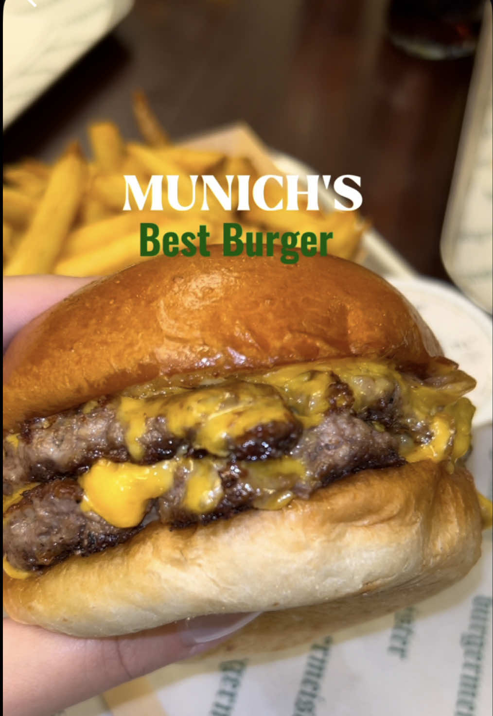 My new favorite burger spot in Munich- can’t get enough of the „Fleischmeister“. 🍔  . *Werbung* . #burger #münchen #burgerspot #munich #foodspot #munichblogger #munichfoodguide @Burgermeister