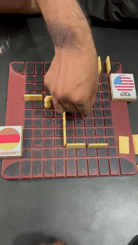 Interesting wall chess game challenge #Tiktok #gameplay #challenge #fyp #creatorsearchinsights 