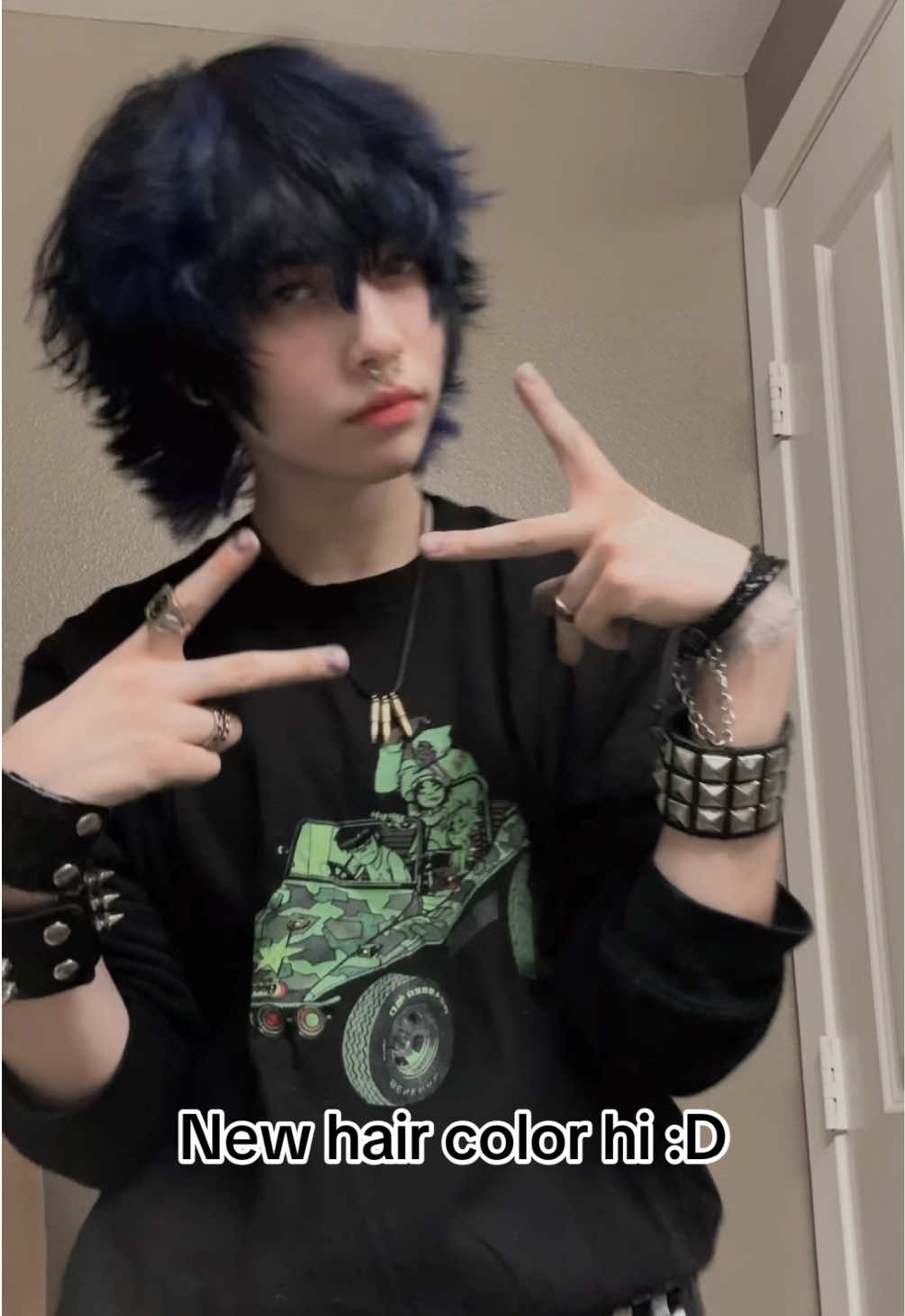 ooc post! but my hair is now purple and black lolol || also gonna cosplay South Park soon 🔥 || #outofcosplay #ooc #dyedhair #cosplayer #emo #alttiktok #gorillaz #emoboy #lgbtq #southpark #purplehair #blackhair #moots @🧟 Reiden 