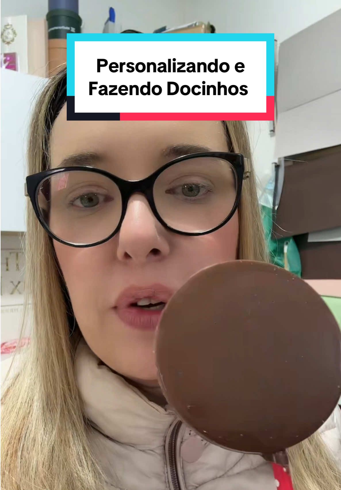 Vem ver fazendo docinhos e personalizando os pirulitos! #doces #docespersonalizados #festa #foryou #creatorsearchinsights 