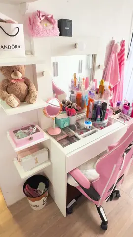 Reorganização da penteadeira 🩷  #penteadeira #pinterest #itgirl #cleangirl #roomdecor 