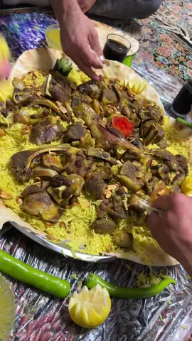 #شلون طاوله مكانكم خالي 😋#حسكه_قامشلي_ديرالزور_رقه_حلب #مصطفى الحجي😂