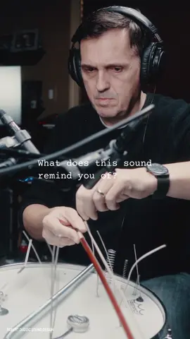 Sound Design: Creative Cinematic FX for Film, TV & Video Games Recording raw tension sounds by manipulating guitar strings over a snare drum—capturing natural resonance and harmonics for an organic, gritty cinematic texture. 🎧⚙️#composer #cinematic #sounddesign #gamedev #sounddesigner 