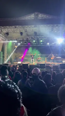 🎶 LAPADA DELA - COVER 🎶 Aquela que bate no peito e mexe com o coração… 💔💥 A Banda Aleatória chegou daquele jeitão com o pagodinho envolvente que não deixa ninguém parado! 😎🎤 Confere agora o nosso cover de “Lapada Dela” do @menosemaisoficial! Já salva, compartilha e marca quem sempre lembra daquela pessoa quando ouve esse som 👀🔥 📲 Disponível aqui no feed e no Reels! #BandaAleatória #LapadaDela #MenosÉMais #Pagode #Cover #PagodeRomântico #ReelsBrasil #MusicaAoVivo #AoVivoÉMaisGostoso #LapadaDeSentimento #somquebate 