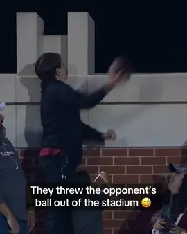 They weren’t having it 😂 #CollegeFootball #student #funny #college 