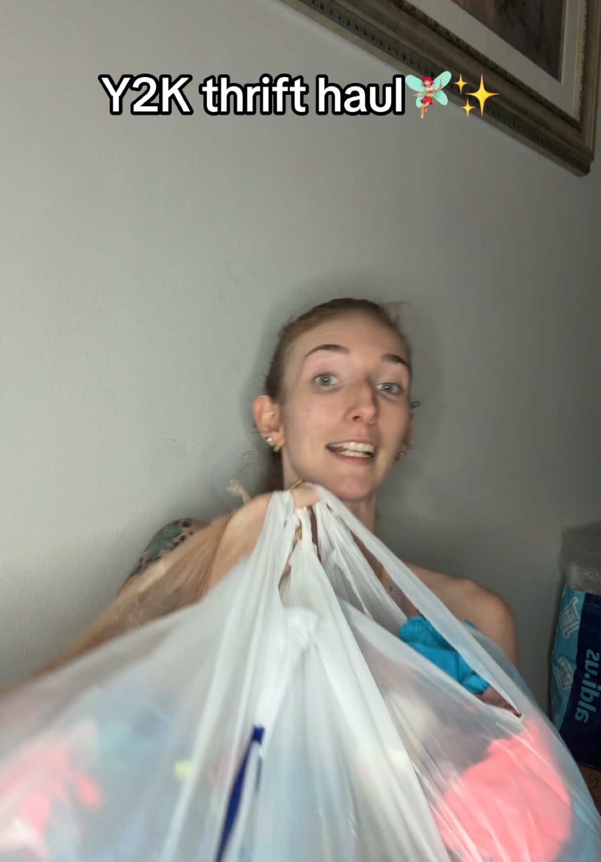 Another amazing Y2K thrift haul😝I’m obsessed with thrifting😭 #thrifthaul #y2kfashion #thriftingfinds #thriftinghaul #haul #y2kstyle #thrifttok 