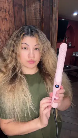 I LOVE wavytalk products!! They are perfect for my hair type. Im obsessed 🫶🏻 #wavytalk #wavytalkhair #wavytalk2in1 @wavytalkofficial @Wavytalk_beauty 
