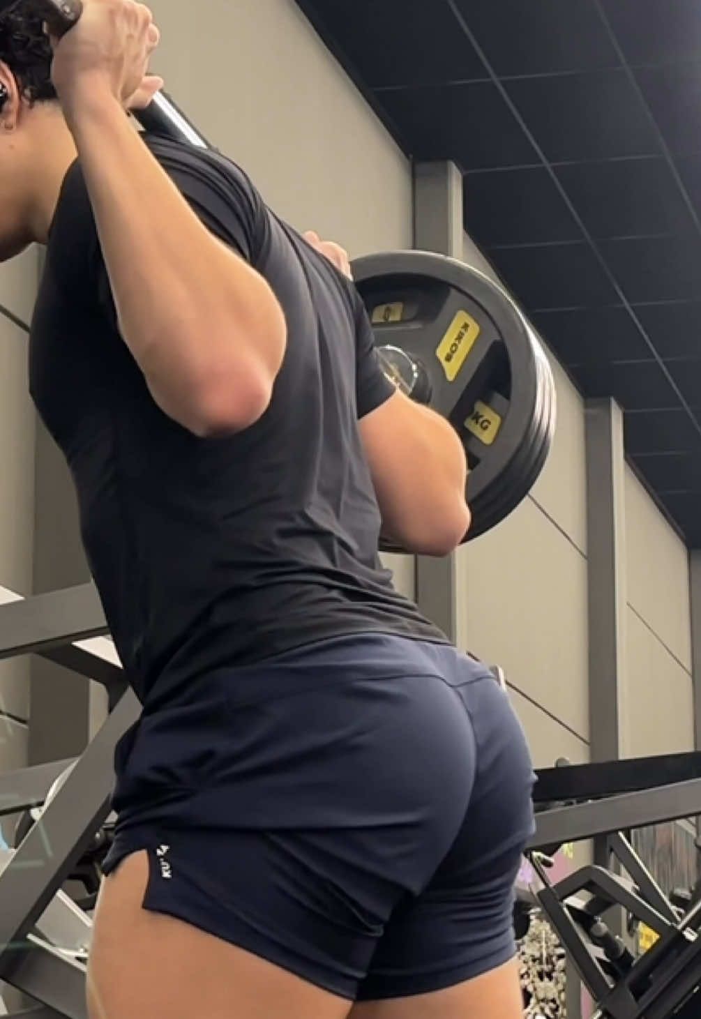 Para ter acesso a treinos personalizados e individualizados para o seu objetivo na academia, basta entrar em contato comigo pelo Instagram e contratar minha consultoria #fyp #viral #treino #academia #gym 