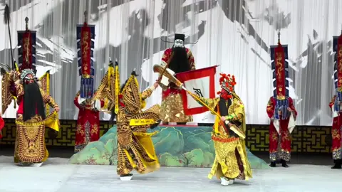 Have you ever seen a performance like this? It was very exciting. 