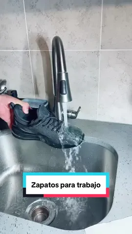 Zapatos especiales para los las mujeres y hombres que trabajan en restaurante ,limpieza etc son antideslizantes al aceite y al agua y son 100 %impermiables muy cómodos que no te aran doler los pies #zapatosparamujer #zapatosdetrabajo #zapatosdemujer #zapatosdehombre #zapatosdetrabajoparamujer 
