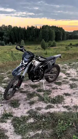 Кисы все и котики #мотосезон2025 #покатушки #kewsk16 #эндуро #закат #вайб