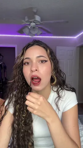 El nuevo lanzamiento de sheglam me tiene obseisonada, ya probaron el Sheglam Fall In Line Peel Off Lip Liner Stain?@SHEGLAM #SHEGLAMpartner  #SHEGLAM  #SHEGLAMLipstain 