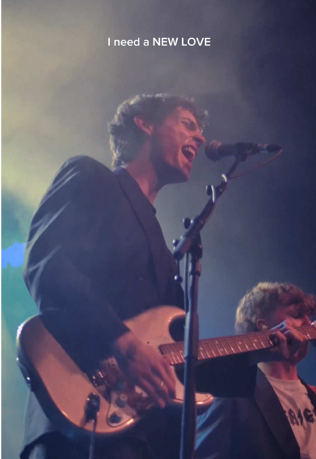 I NEED A NEW LOVE #livemusic #liveshow #gig #liveperformance #singer #band 