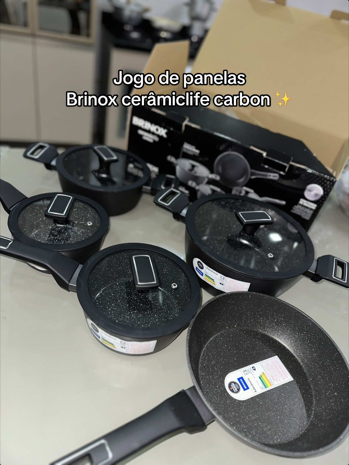 Apaixonada por essas panelas, era meu sonho  🥹🙌🏽💖 . . . . . . #brinox #panelasbrinox #brinoxceramiclife #ceramiclifecarbon #ceramiclife #paneladeceramica #donadecasa 