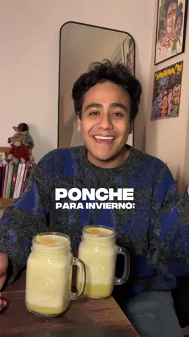 PONCHE 🍊 Lo 1ero que vamos a hacer es batir a punto nieve tres claras de huevo, el punto nieve es cuando giramos el bowl y no se cae la preparación, o cuando al separar el batidor quedan picos, esto puede ser con batidora eléctrica, o a mano como lo hice yo. Una vez listo el punto nieve, vamos a agregar las tres yemas del huevo, el jugo de cinco naranjas, y podemos corregir el dulce, y listo para servir.  #invierno #recetas #buenosaires #argentina #peru #arequipa #ponche #Receta #comidaperuana
