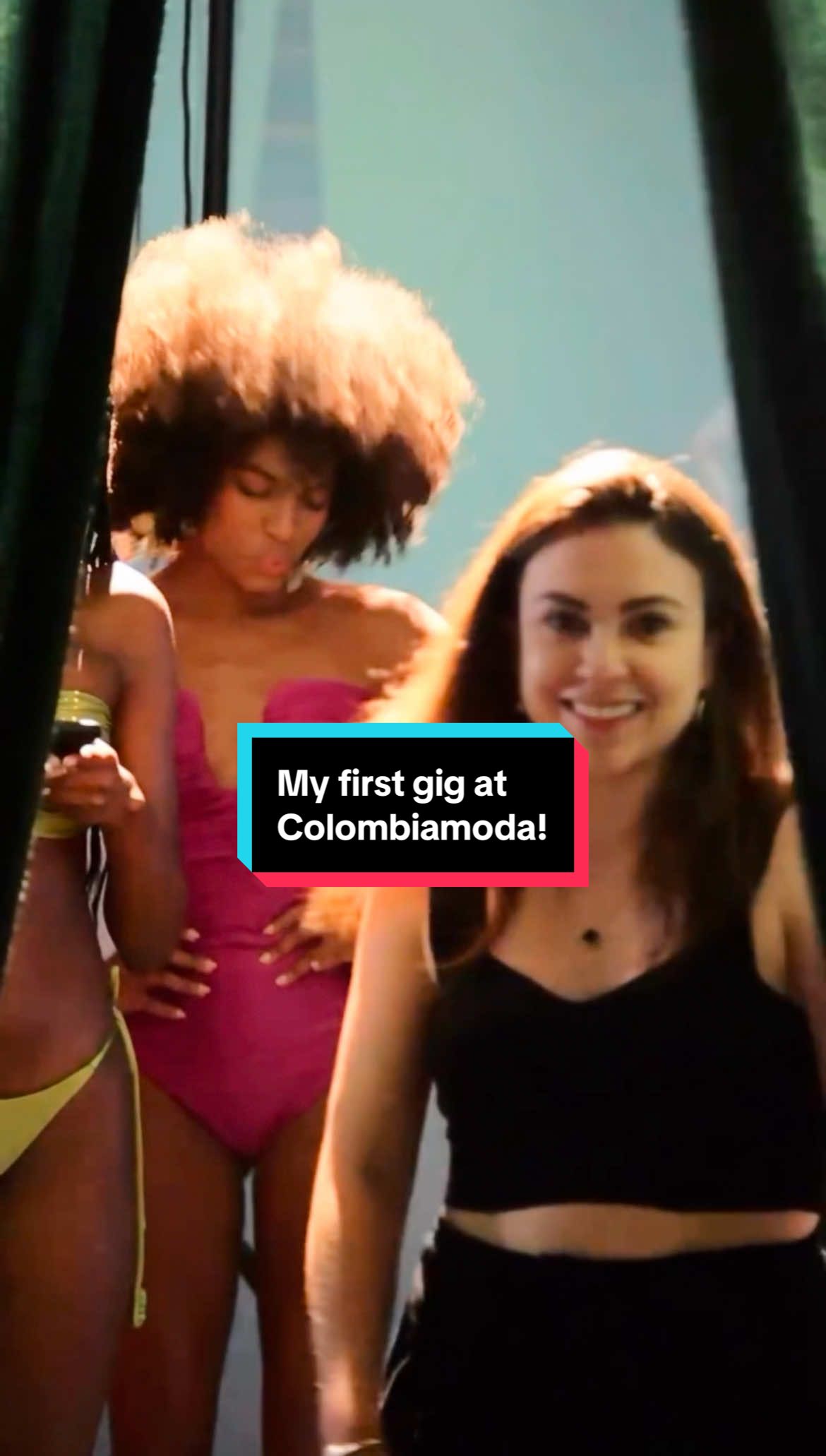 🟦 ENGLISH I was extremely excited to finally use my Colombian work permit at #colombiamoda !!! 🇨🇴🪪 Let me tell you… it was an amazing experience!  Honestly I don’t think I’ve ever felt this short in my life, but who cares, we’re living the dream!  Thanks for trusting me and hiring me 🫶 And yes… I’m open to more jobs! If you’re wondering what I do…audiovisual production, baby 🎥✨ Kisses to all my fellow Americans… I hope you get your work permits too. Keep going 💪 and hire a good lawyer!  🟥 ESPAÑOL Estuve extremadamente feliz de poder estrenar mi permiso de trabajo en Colombiamoda!!! 🇨🇴🪪 Déjenme decirles… fue una experiencia increíble!!! Creo que nunca me había sentido tan bajita en mi vida, pero no importa!!! Estoy cumpliendo mi sueño. Gracias por la confianza y por contratarme 🫶 Y sí… estoy abierta para más contrataciones!  ¿Se preguntan qué hago? Producción audiovisual, mores🎥✨ Besitos a todos mis amigos gringos… ojalá pronto puedan sacar su permiso de trabajo también. Ánimo y contraten un buen abogado! 💪🏼 #colombiamoda #fashionweek #Runway #medayork #audiovisual #creativedirector #firstgig #finallylegal #fashion #dreams #humor #viral #controversial 