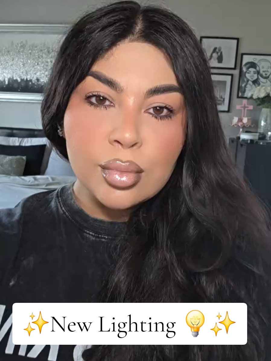 ✨️ Here's my previous lip combo in different lighting 🤌💕✨️  what do we think abouts the lighting??   (This was after the gym so don't judge me) lol  #lipcombo  #makeup  #makeuptok 