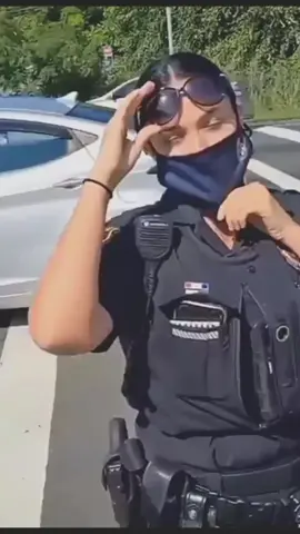 #femalecop #mujerpolicía #policíacivil #womanpolice 