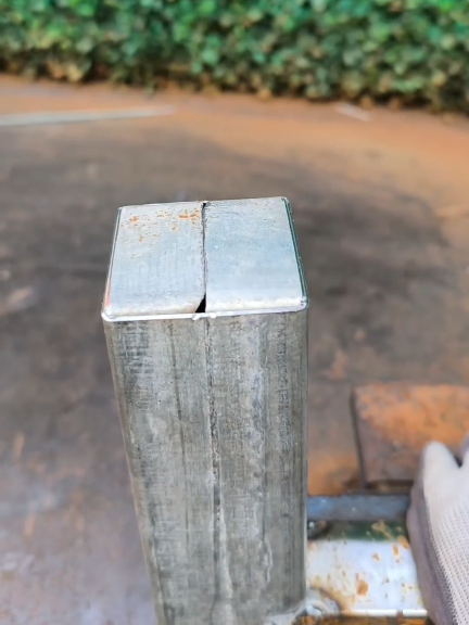 Simple trick to make square end valve. #welding #metalwork #cuttingskills #fabrication #tipsandtricks 