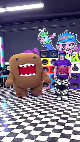 me and a old friend #romanceplanet #domo #jumpstyle #melbourneshuffle 
