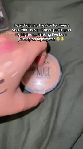 No wonder I was thinking how has this lasted for so so long!! If I didn’t do swatches of my makeup right now, I wouldn’t have figured this out 🙃 #makeup #makeuptutorial #swatches #makeuptok @essence.cosmetics 