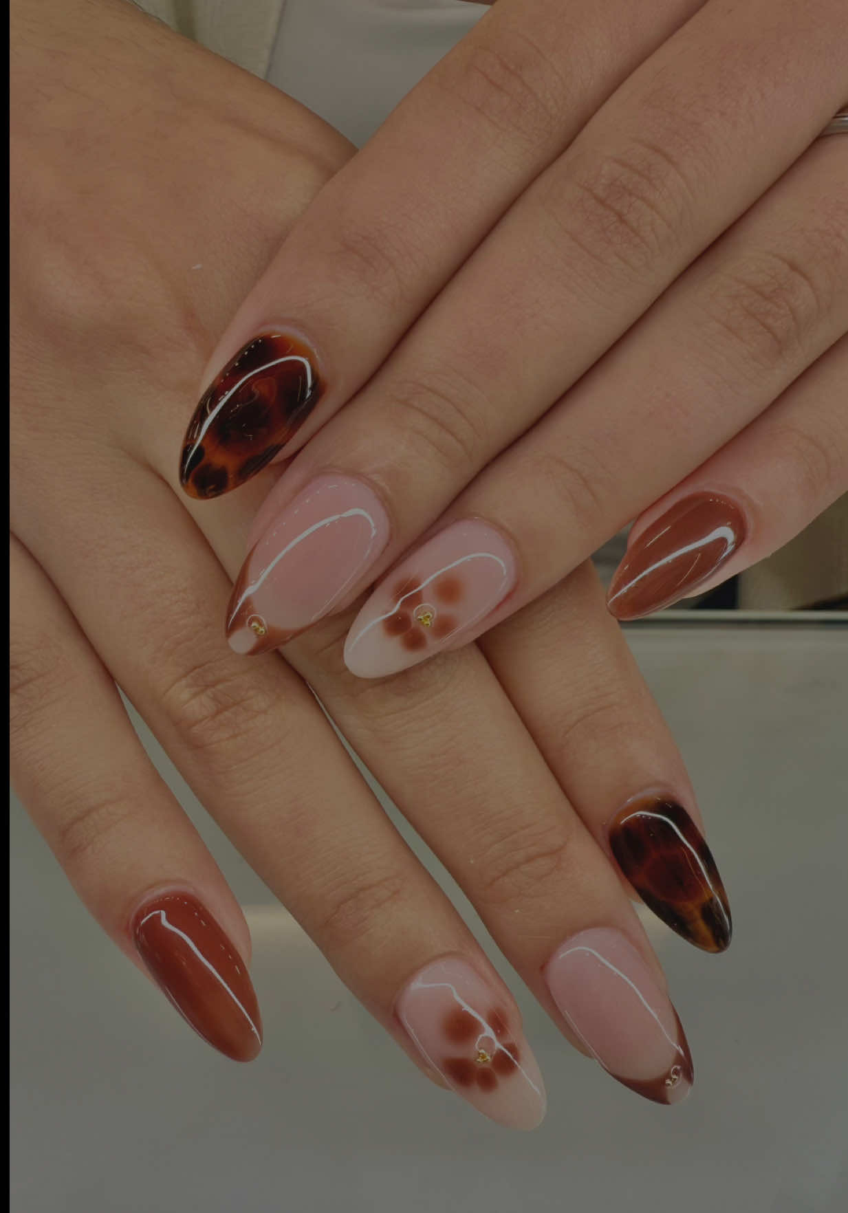 🚨Solo este fin de semana! #rubber #liftingdepestañas #polygel #nailart #softgel #pedicure #depilacion #laminadodecejas todos nuestros servicios TOP estarán con un 30% de descuento.  Solo serán 18 cupos ⏰🏃‍♀️💅🏻 #trending #fyp #fypシ゚ 