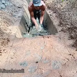 kalo lapis ke dua saya suka, nyangkul serpis parit 