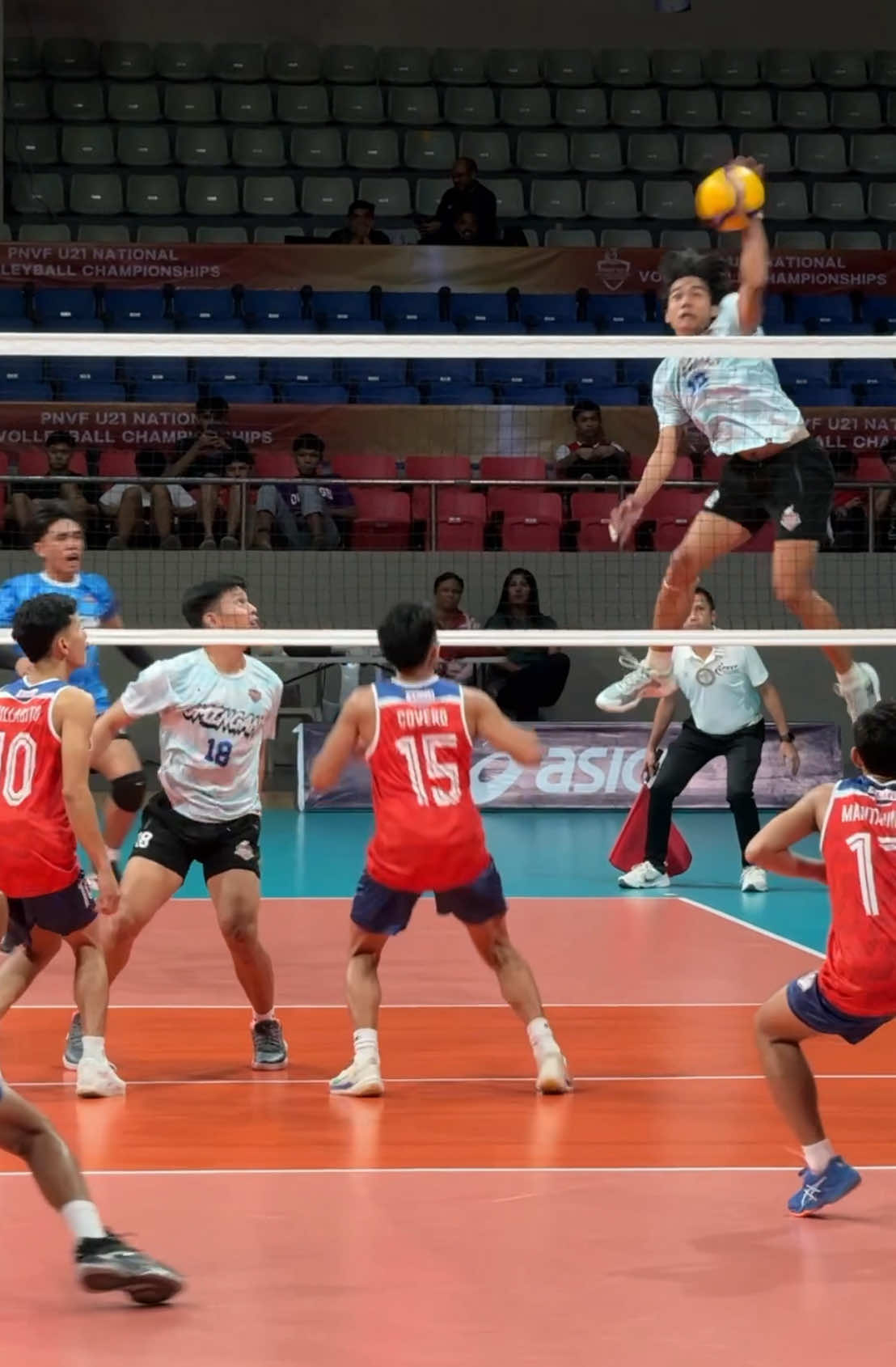 Nice set from Mariano. Free spiking for Fernandez   #fyp #foryou #foryoupage #viral #volleyball #mensvolleyball #pnvfu21 #umingan #creatorsearchinsights @me_is_mykkkii 