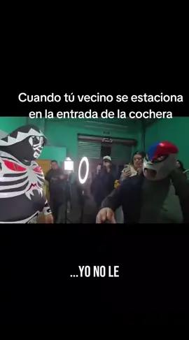 Cuando tú vecino viejito, se siente dueño de la colonia #l.a.park @La Park Original. #viejitos #luchalibre 