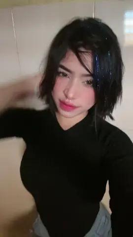 Por qué yo soy la tentación 👀 #viral #pelocorto #fyp #foryou #trends #yailin #gotic #viral #paratii 