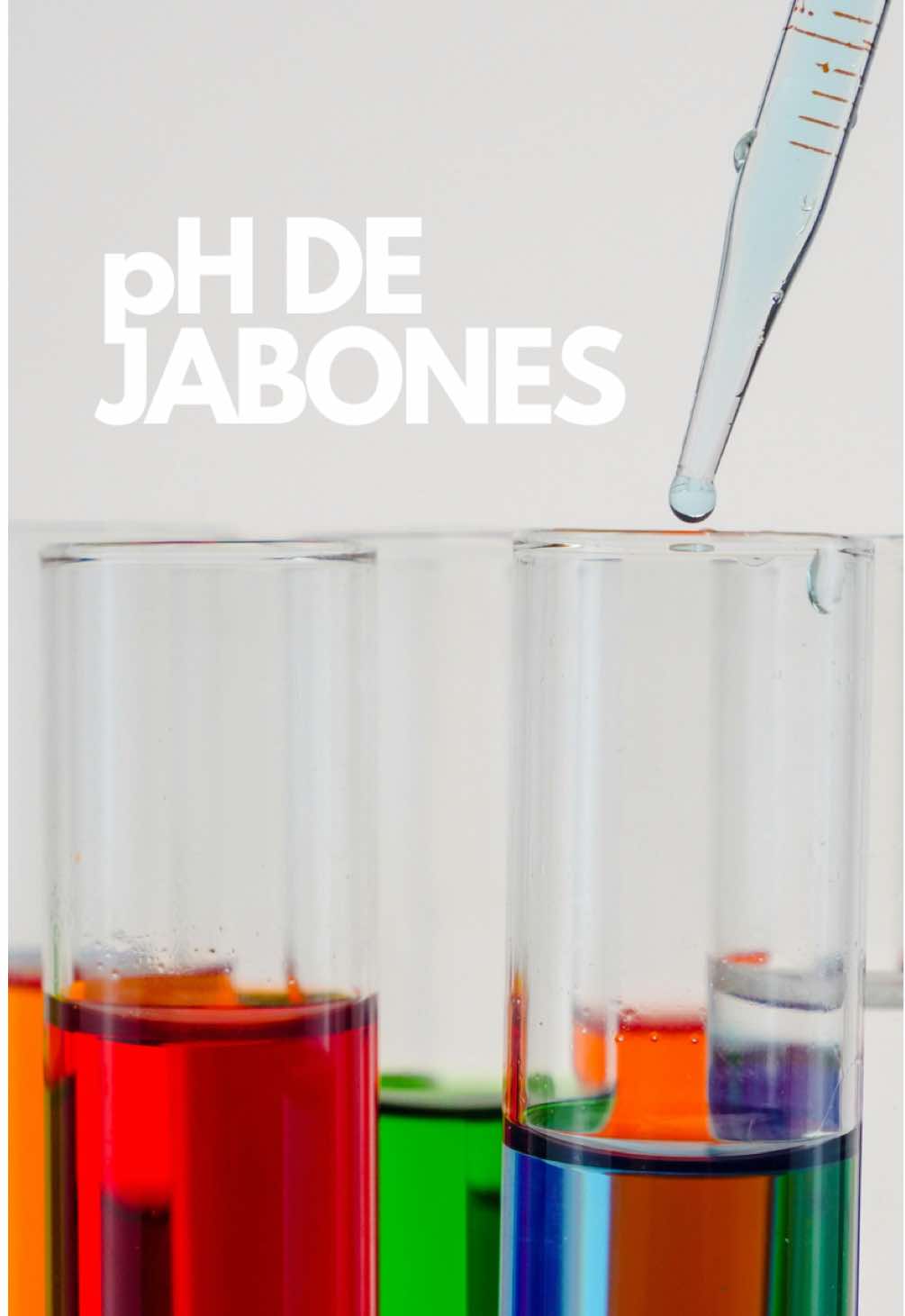 ¿Cómo están familia? 😁 Hoy medí algunos jabones que a menudo se utilizan en la ducha. 🧼🚿  El pH de la piel es de 5,5 aproximadamente, por este motivo es recomendable elegir productos de limpieza que se asimilen a dicho pH, para no alterar la barrera protectora natural de la piel. Muchos hábitos adquiridos, son transmitidos de generación en generación con muchísimo amor, pero a veces la implementación de estos, no es una opción muy saludable, como es el caso de la utilización del jabón blanco para la ropa en la piel, (me lo recomendaban en mi familia y amigas 😅). Lo cierto es que: su pH se aleja mucho del pH de la piel, estando este entre 9 y 10 aproximadamente (muy alcalino), esto puede dañar la barrera cutánea natural de la piel. Dicho esto, estamos en condiciones de afirmar que: El JABÓN blanco para ropa, es SOLO para ropa. 🧥🙏🏼 En la góndola de jabones, podemos encontrar la barra de Dove, con un pH muy parecido al de la piel. Cabe destacar que este, es un jabón Syndet (synthetic detergents, ampliaré de esto en otro reel), también llamado jabón sin jabón, estos son mucho más suaves y respetuosos con la piel. ¿Y vos, qué jabón usas? ¡Todas las pieles son valiosas! 💜 #paratiiiiiiiiiiiiiiiiiiiiiiiiiiiiiii #viral #ph #skincare #ciencia #salud #piel #skin #jabon #limpieza 